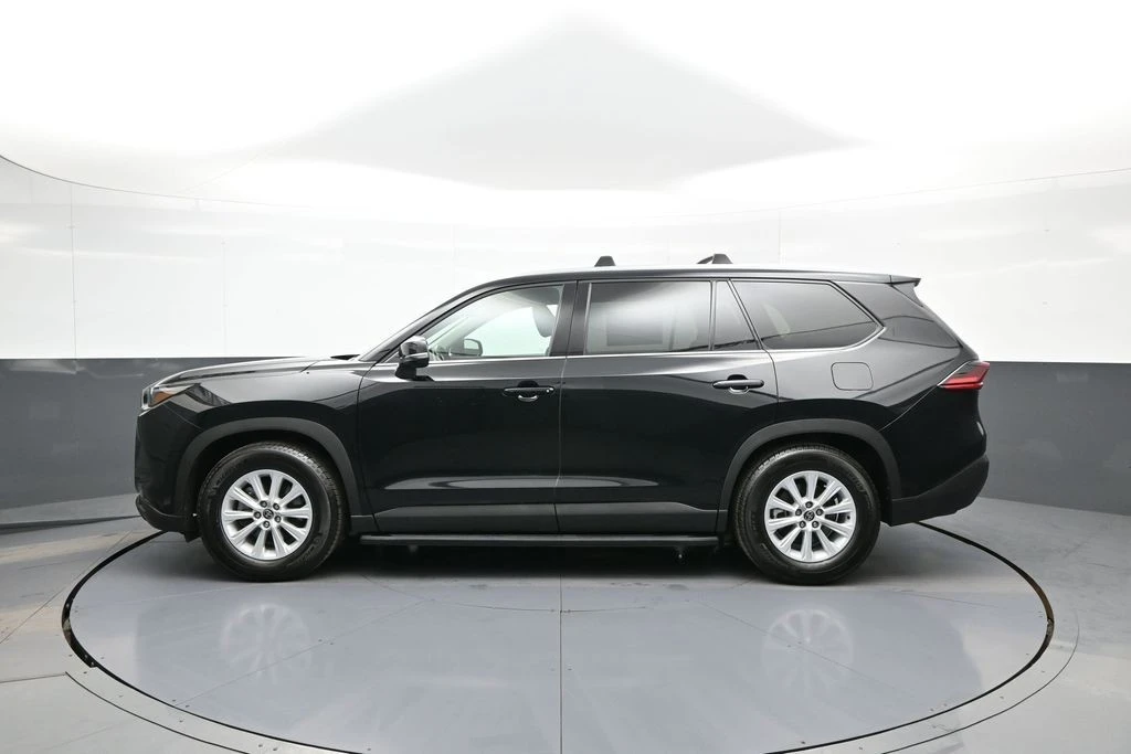 2025 Toyota Highlander - Image 9 of 31