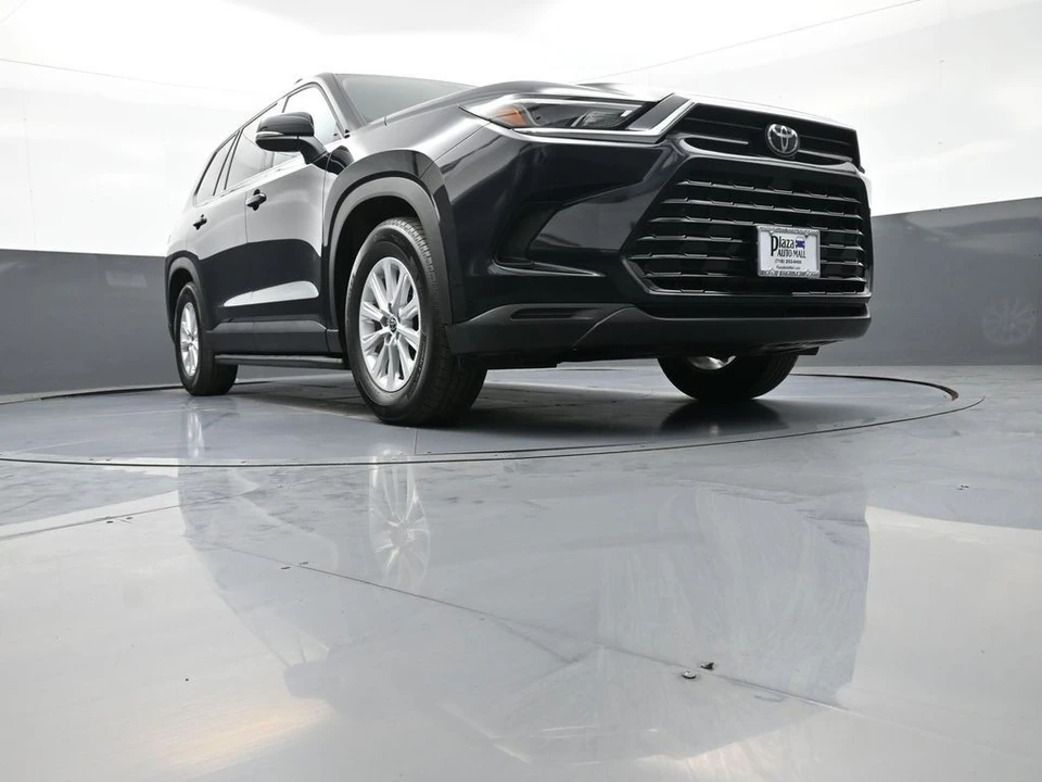 2025 Toyota Highlander - Image 30 of 31