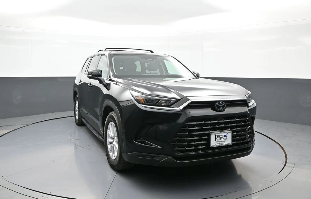 2025 Toyota Highlander - Image 3 of 31