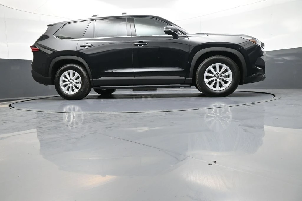 2025 Toyota Highlander - Image 31 of 31