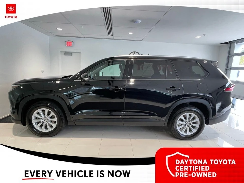 2025 Toyota Highlander - Image 9 of 12
