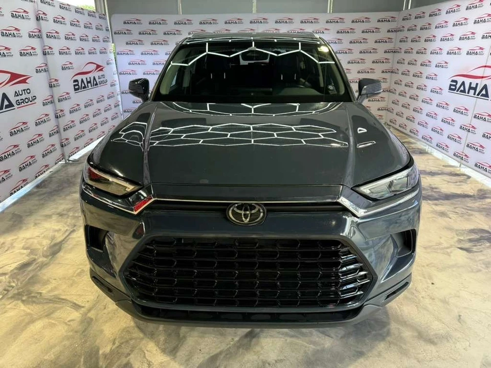 2025 Toyota Highlander - Image 4 of 31