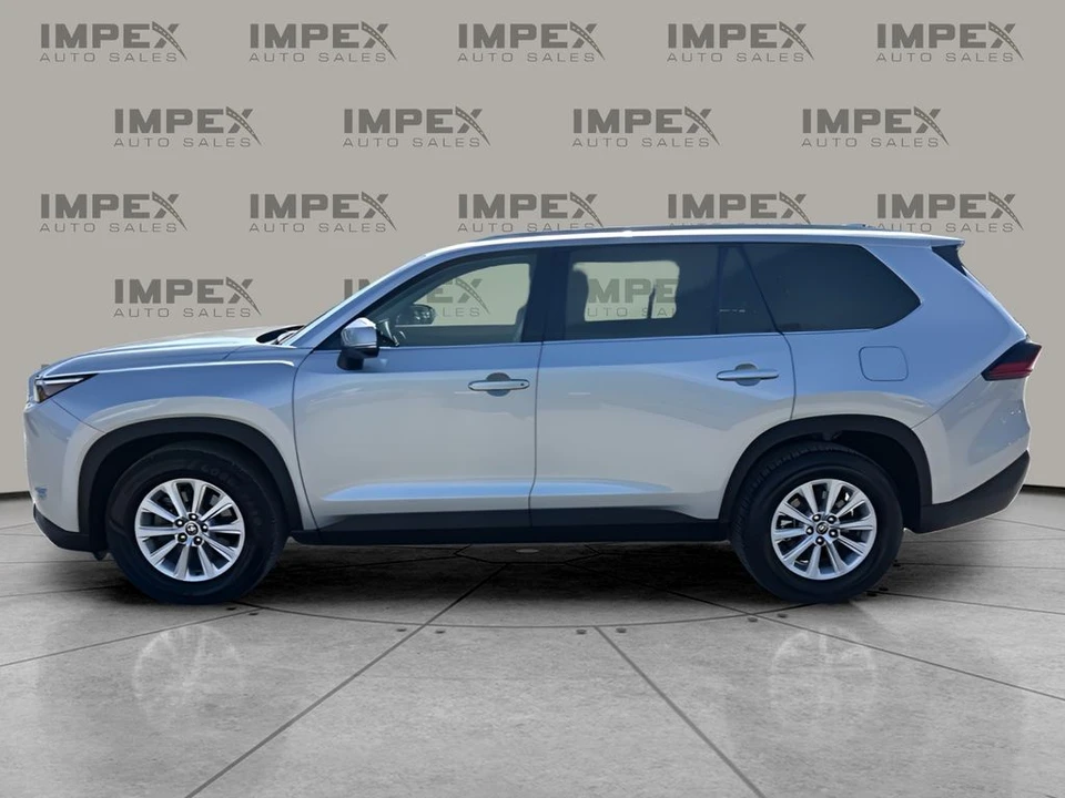 2025 Toyota Highlander - Image 3 of 31