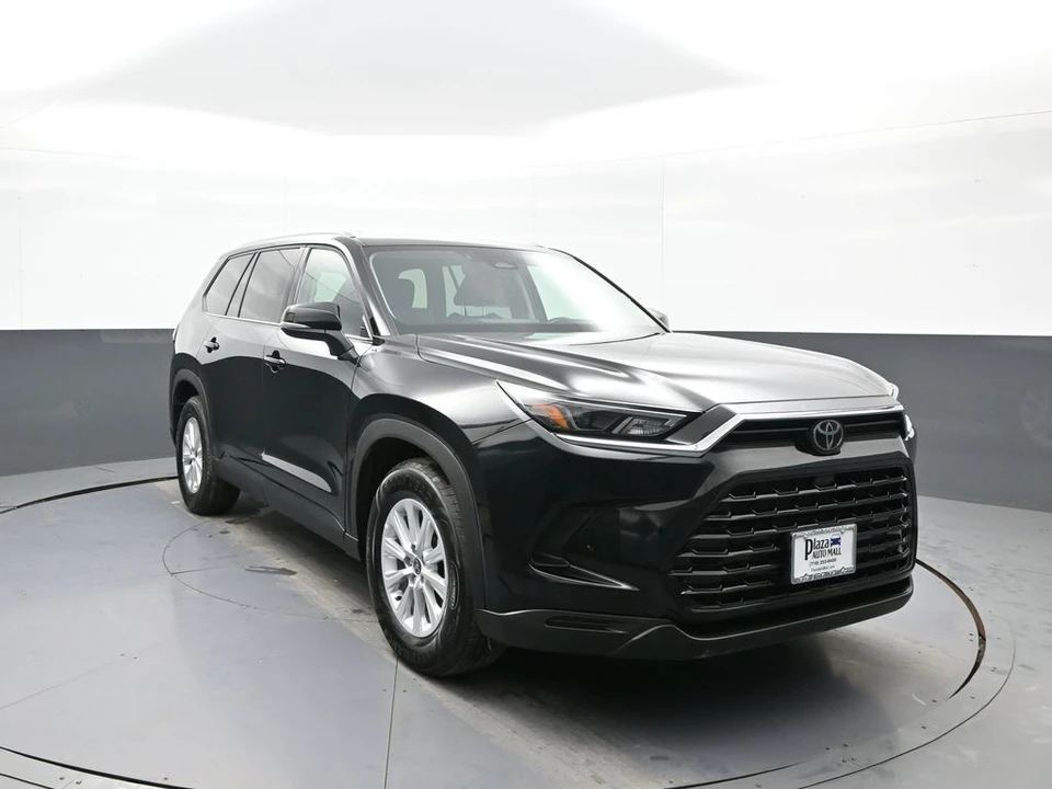 2025 Toyota Highlander - Image 3 of 21