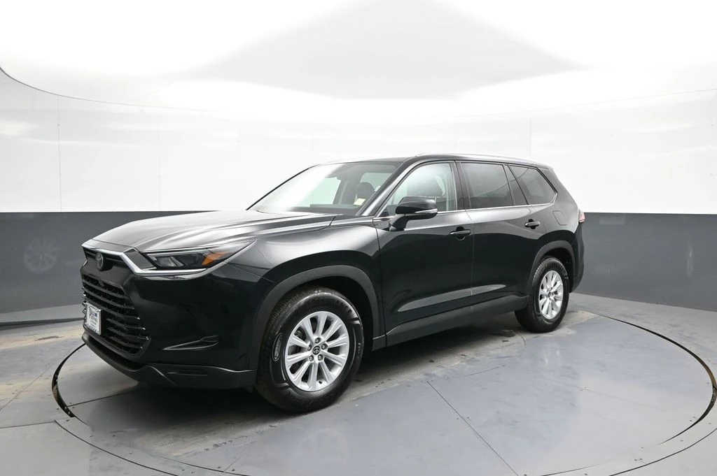 2025 Toyota Highlander - Image 10 of 21