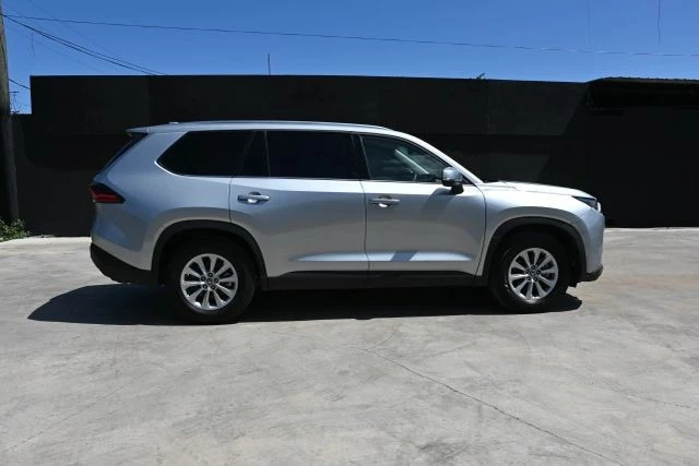 2025 Toyota Highlander - Image 7 of 17