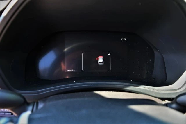 2025 Toyota Highlander - Image 7 of 16