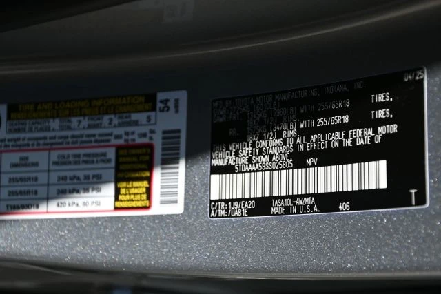 2025 Toyota Highlander - Image 17 of 17