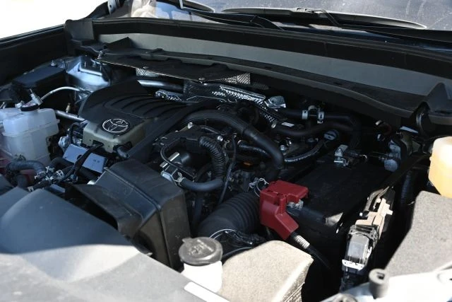 2025 Toyota Highlander - Image 14 of 16