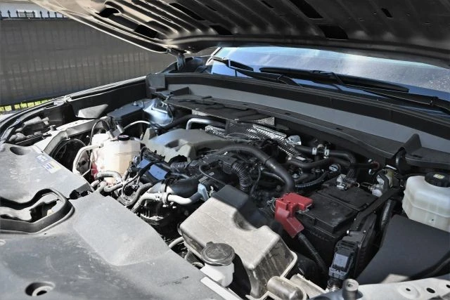 2025 Toyota Highlander - Image 16 of 17