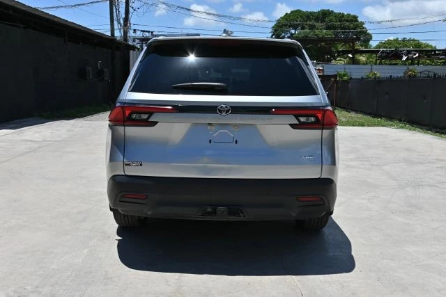 2025 Toyota Highlander - Image 4 of 21