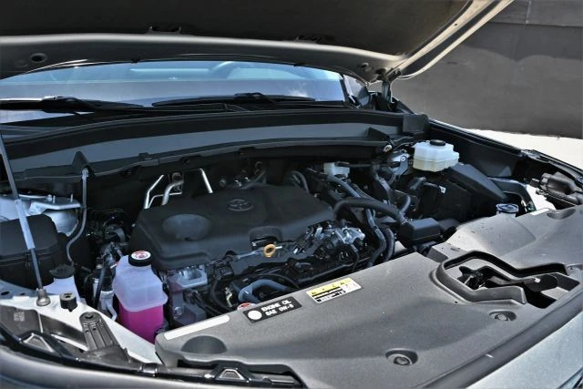 2025 Toyota Highlander - Image 19 of 20