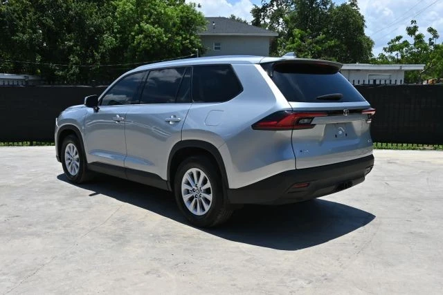 2025 Toyota Highlander - Image 3 of 20