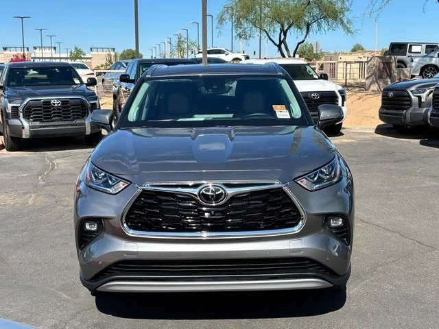2025 Toyota Highlander - Image 6 of 20