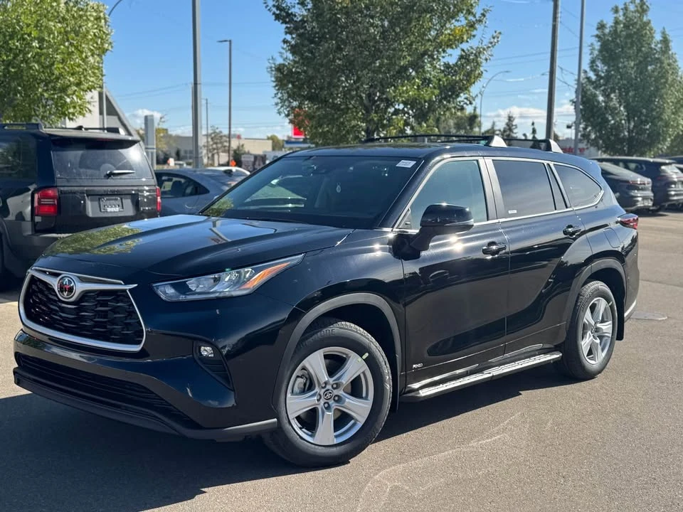 2025 Toyota Highlander - Image 2 of 5