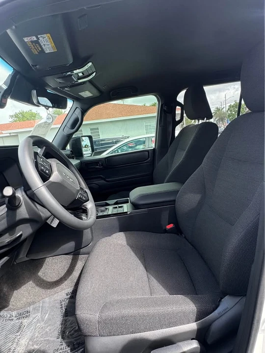 2025 Toyota Highlander - Image 9 of 12