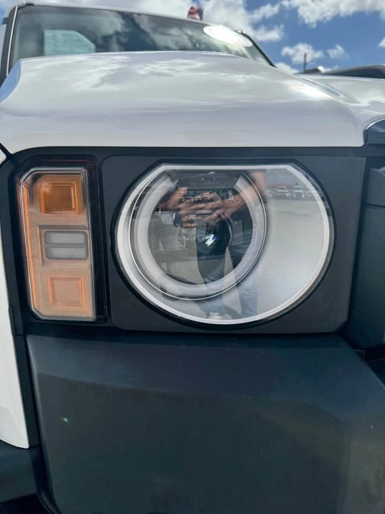2025 Toyota Highlander - Image 2 of 12