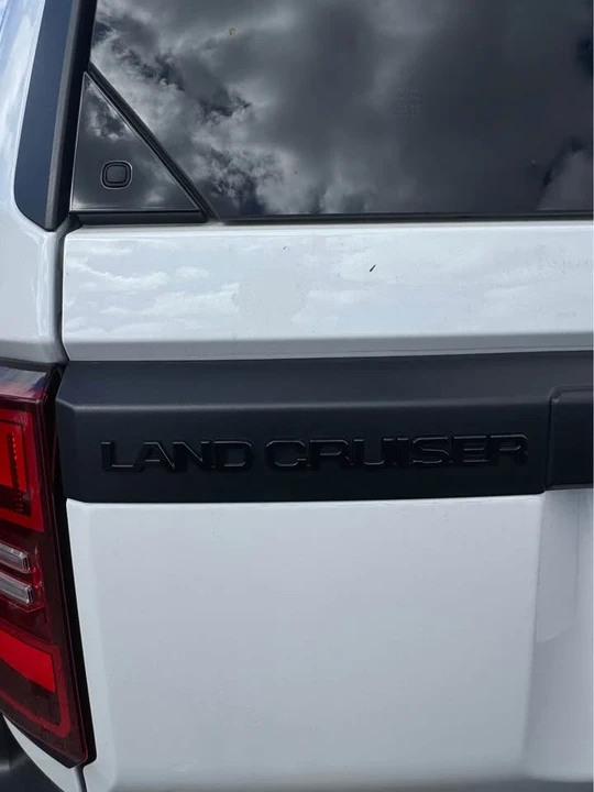 2025 Toyota Highlander - Image 8 of 12