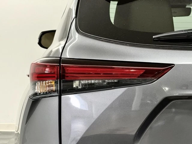 2025 Toyota Highlander - Image 11 of 12