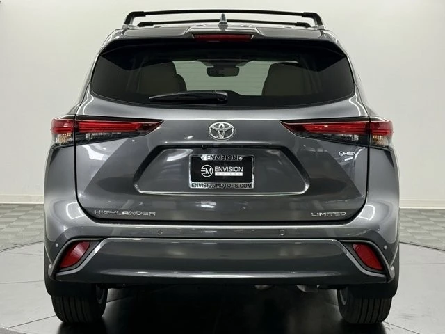 2025 Toyota Highlander - Image 10 of 12