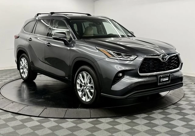 2025 Toyota Highlander - Image 6 of 12