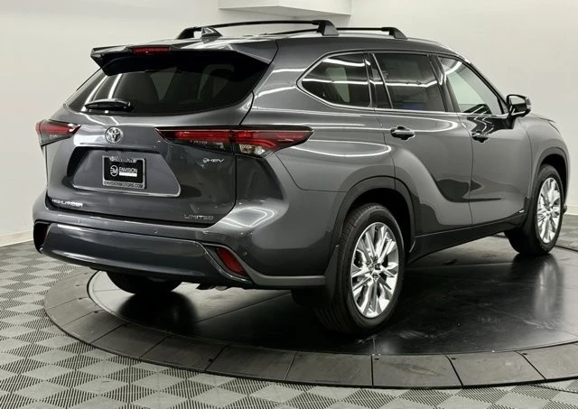 2025 Toyota Highlander - Image 8 of 12