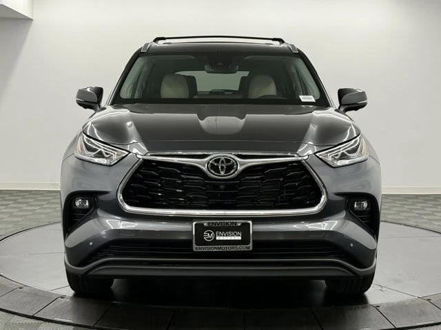 2025 Toyota Highlander - Image 5 of 12