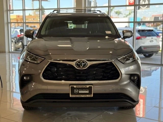2025 Toyota Highlander - Image 4 of 12