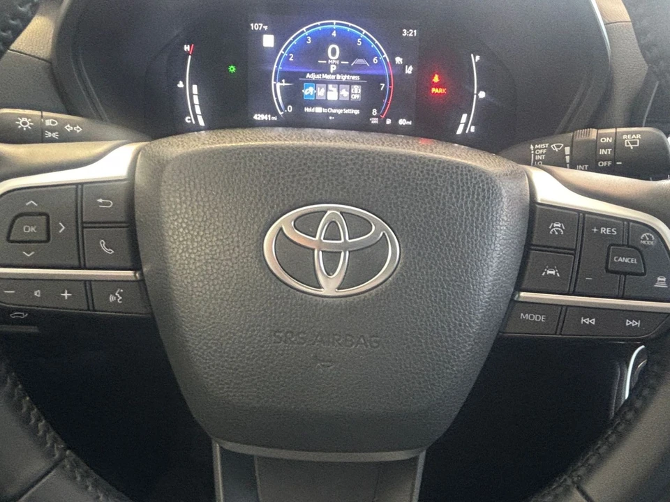 2025 Toyota Highlander - Image 30 of 31