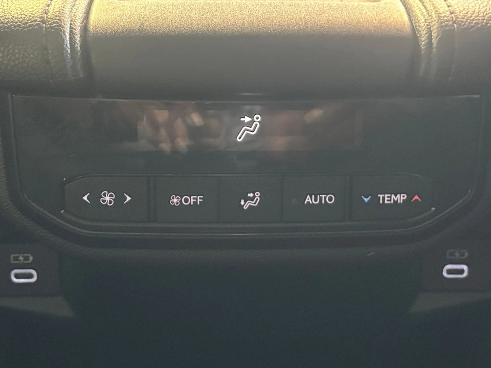 2025 Toyota Highlander - Image 26 of 31