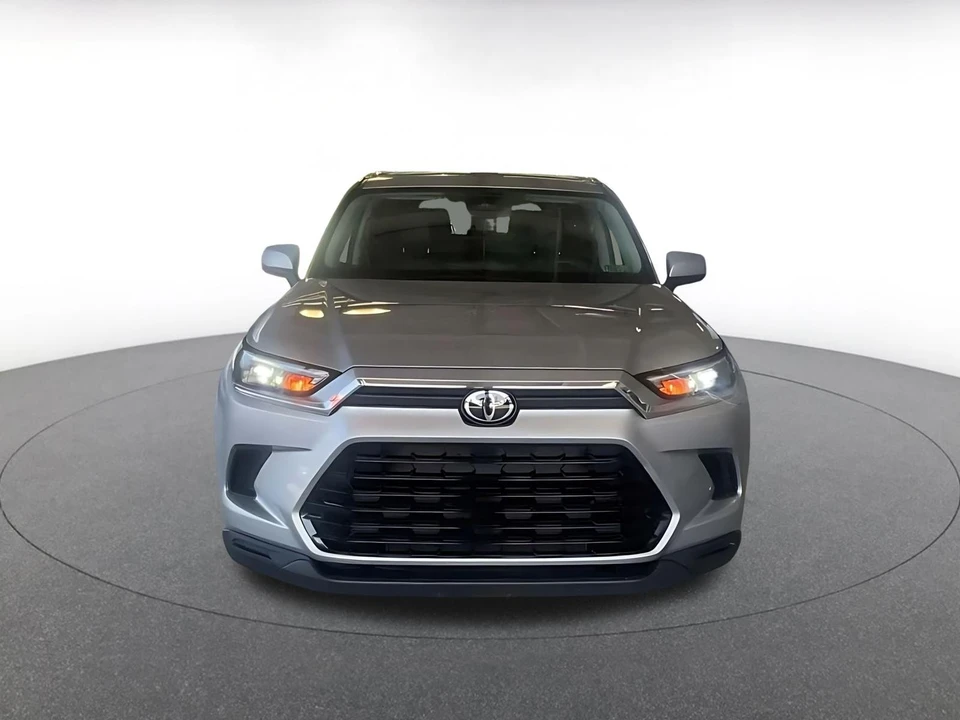 2025 Toyota Highlander - Image 4 of 31