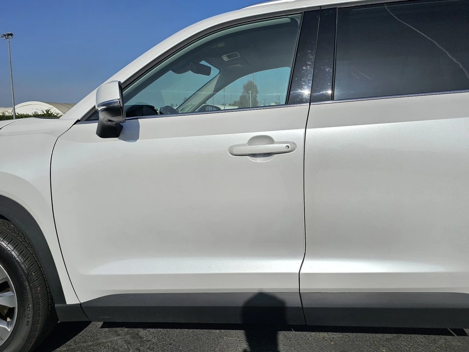 2025 Toyota Highlander - Image 8 of 21