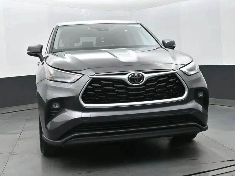 2025 Toyota Highlander - Image 3 of 12