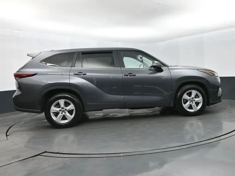 2025 Toyota Highlander - Image 4 of 12