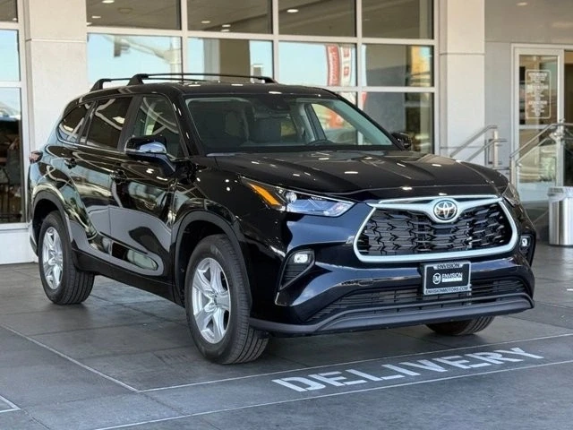 2025 Toyota Highlander - Image 6 of 12