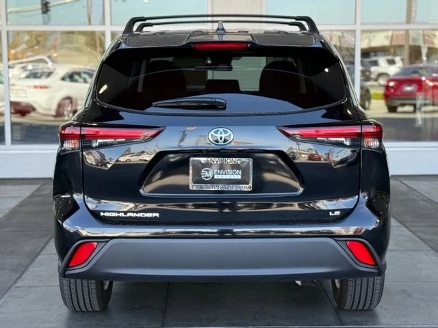 2025 Toyota Highlander - Image 10 of 12