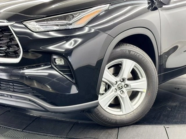 2025 Toyota Highlander - Image 4 of 12