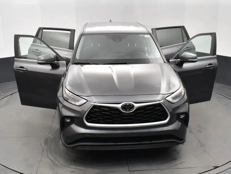2025 Toyota Highlander - Image 10 of 12
