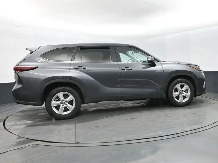 2025 Toyota Highlander - Image 4 of 12