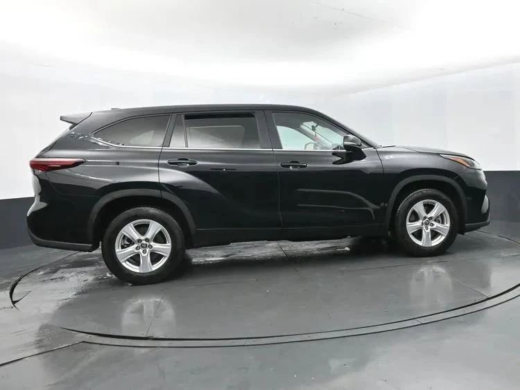 2025 Toyota Highlander - Image 4 of 12