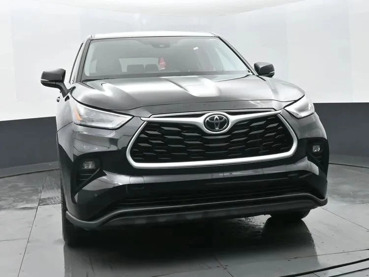 2025 Toyota Highlander - Image 3 of 12