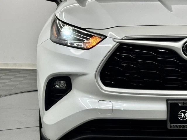 2025 Toyota Highlander - Image 7 of 12