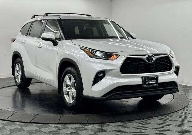 2025 Toyota Highlander - Image 6 of 12