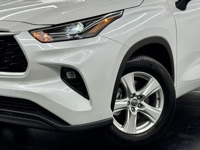 2025 Toyota Highlander - Image 4 of 12
