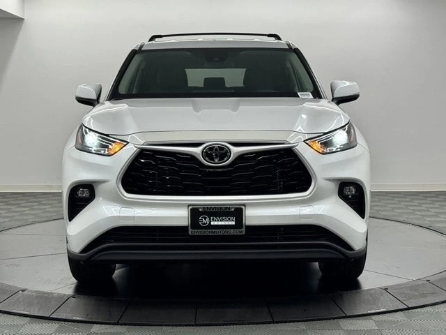 2025 Toyota Highlander - Image 5 of 12