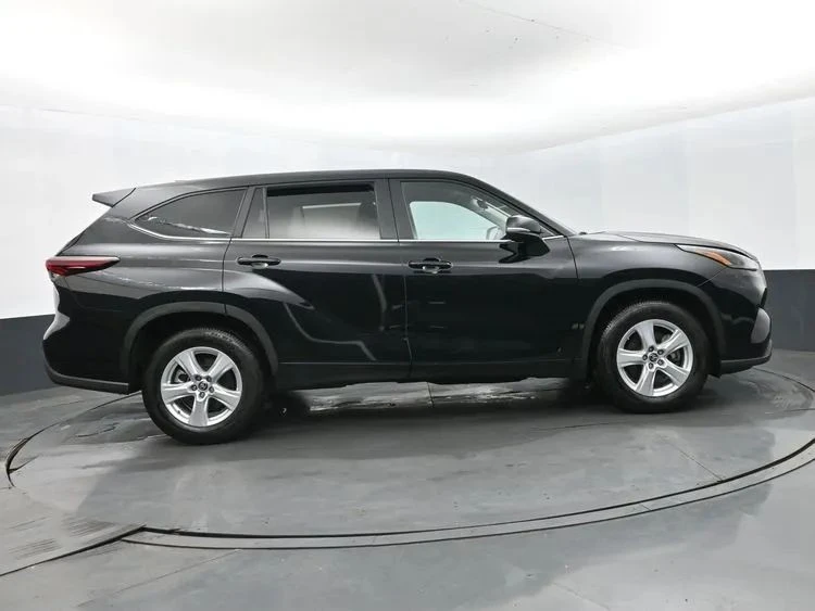 2025 Toyota Highlander - Image 4 of 12