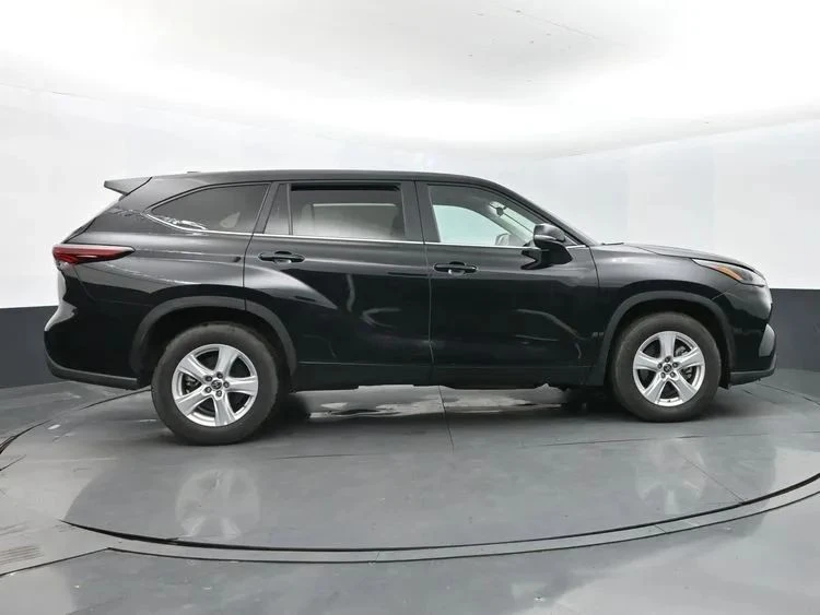 2025 Toyota Highlander - Image 4 of 12