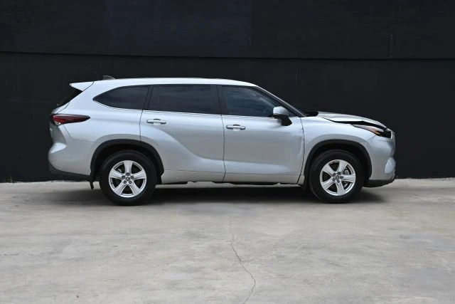 2025 Toyota Highlander - Image 6 of 21