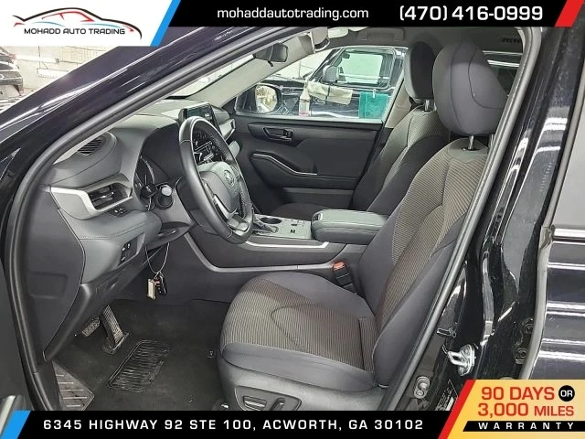 2025 Toyota Highlander - Image 9 of 16