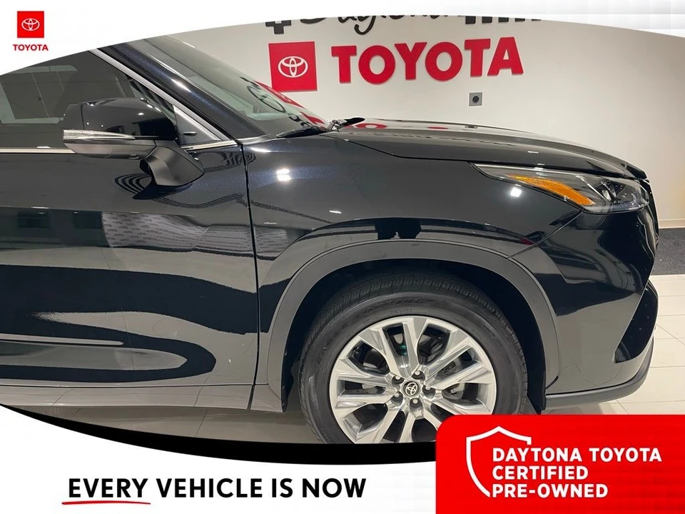 2025 Toyota Highlander - Image 7 of 12